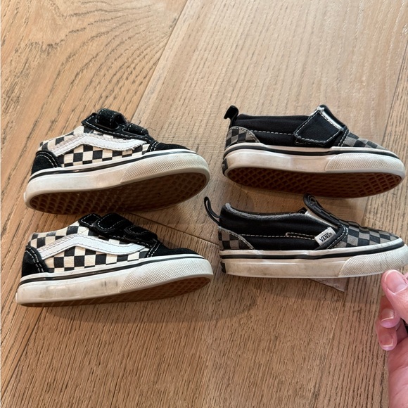 Vans checkered ,Toddler size 5 ( 2 pairs) - Picture 3 of 4